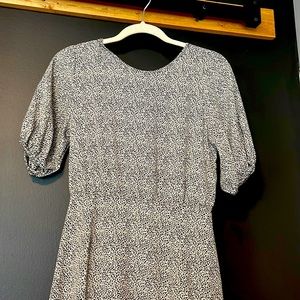 SIENNA SKY - Small Mid Arm Length White and Black Patterned Dress